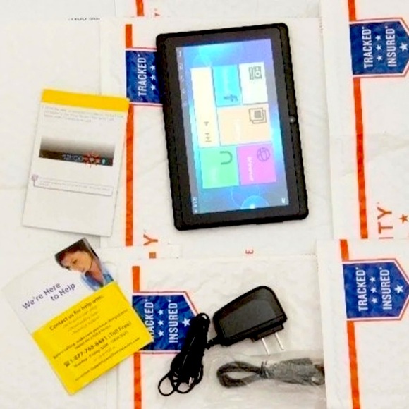 Polaroid 7" Android Tablet - Picture 1 of 2
